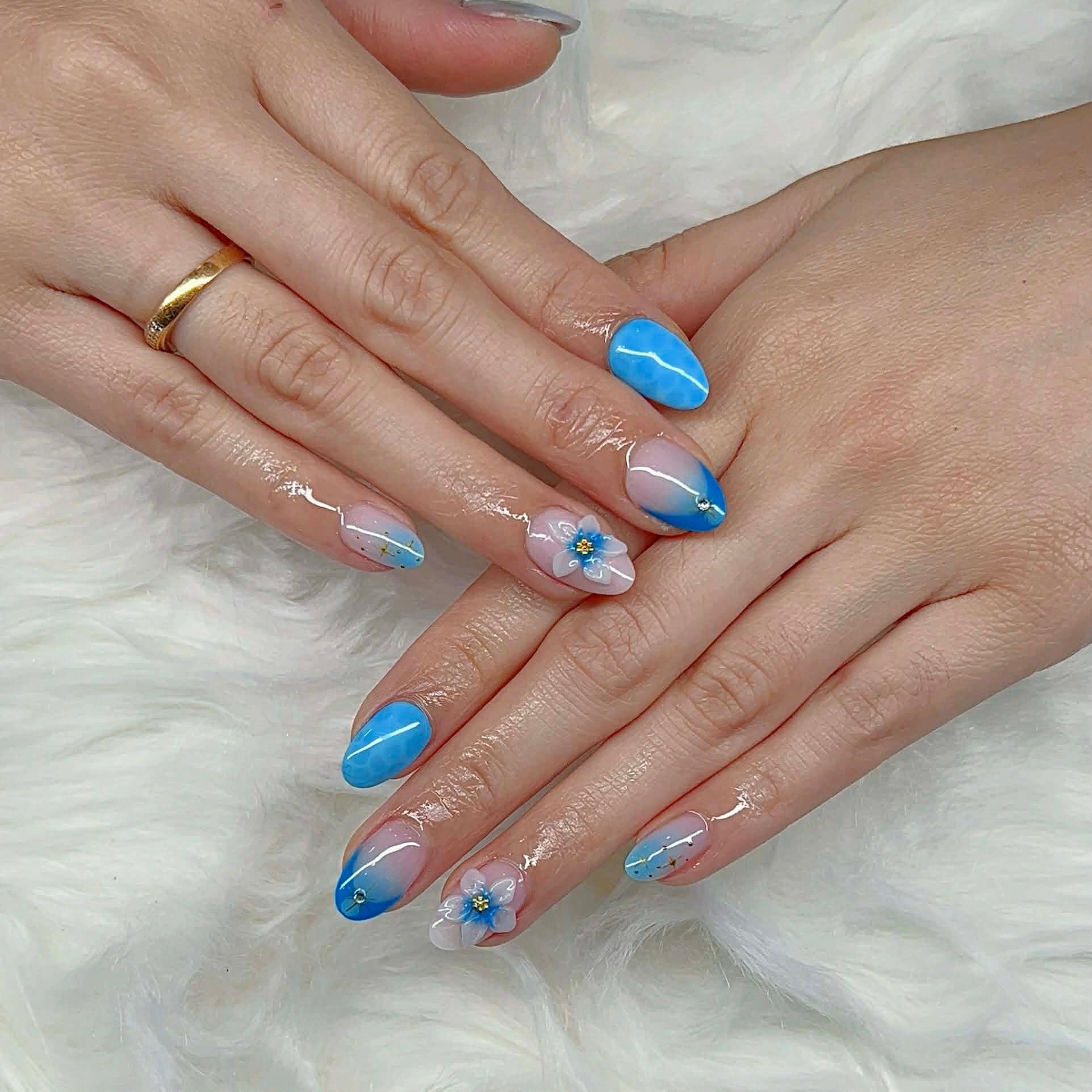 Nashua Nails Spa dip powder nails