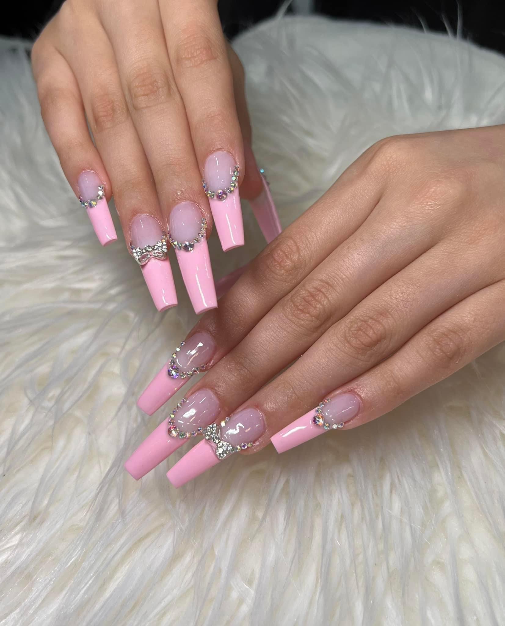 Nashua Nails Spa dip powder nails