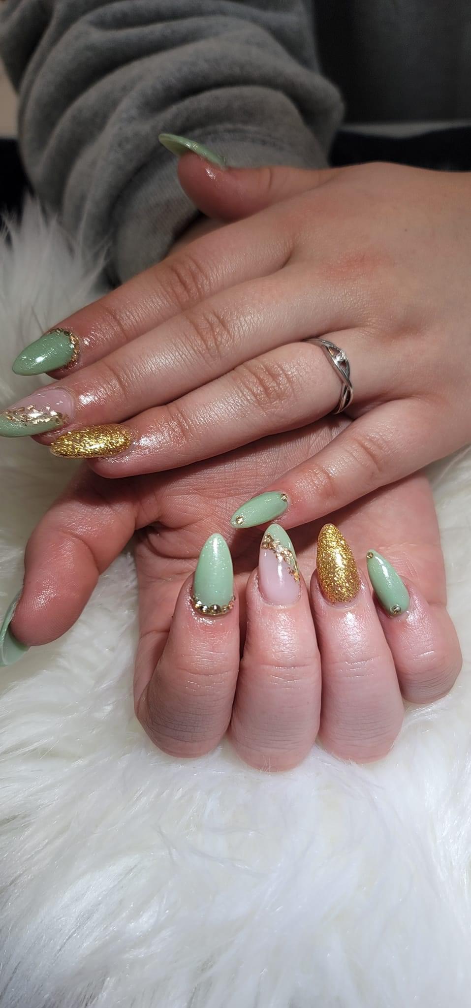 Nashua Nails Spa french tip nails